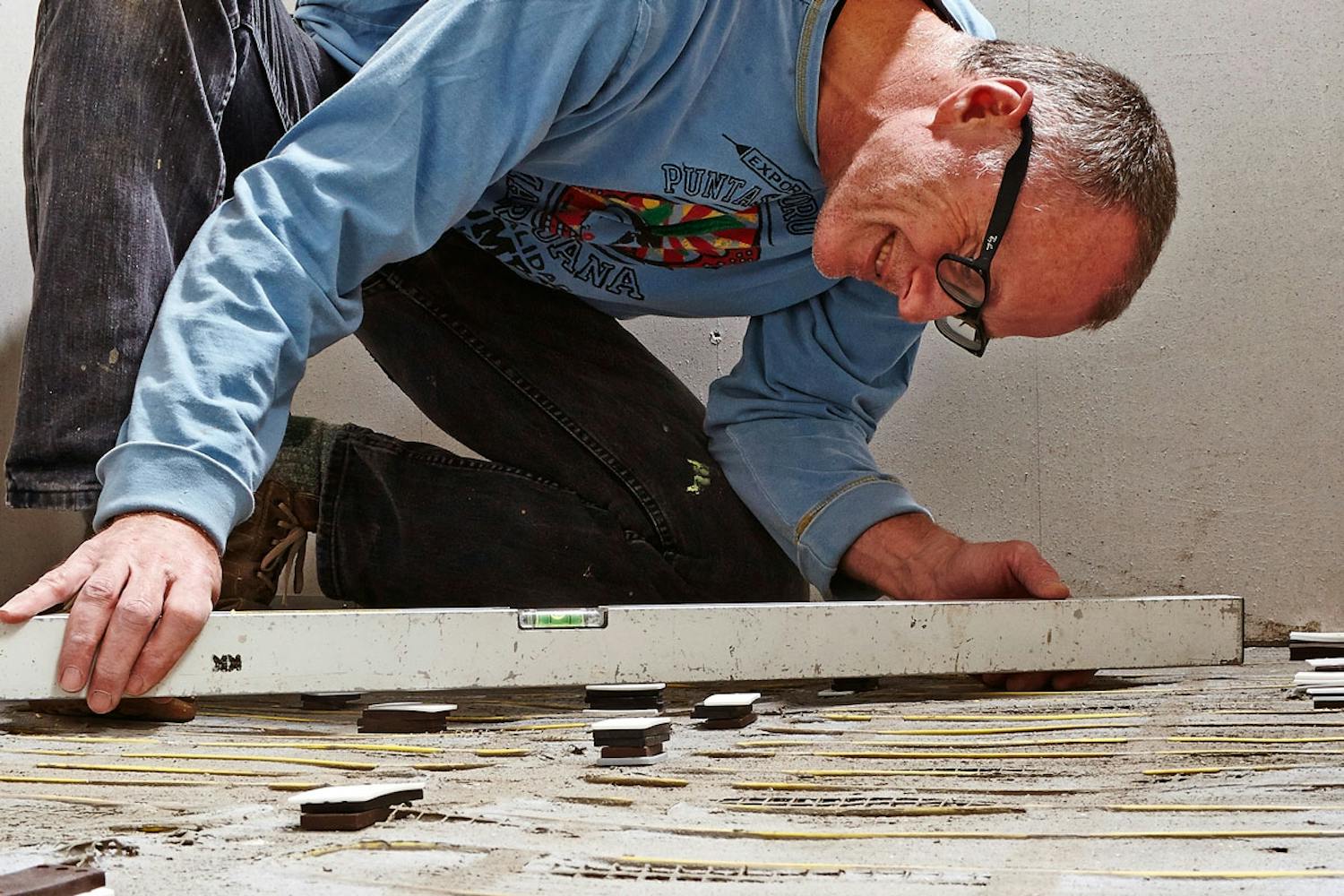 8 skjulte feil på badet Dørterskel bad